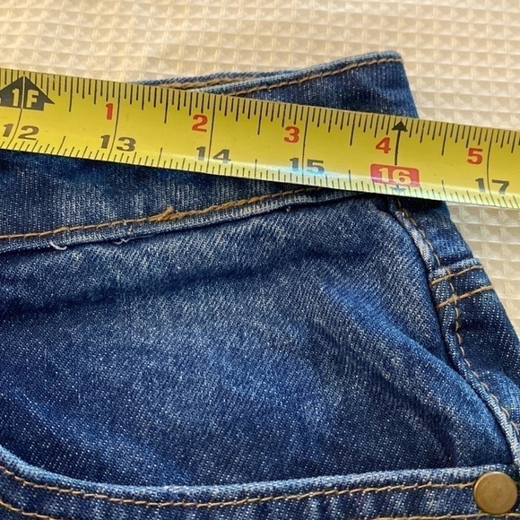 New Vintage Dark Wash Distressed Mom Jeans Sz 10 NWT - Picture 3 of 11